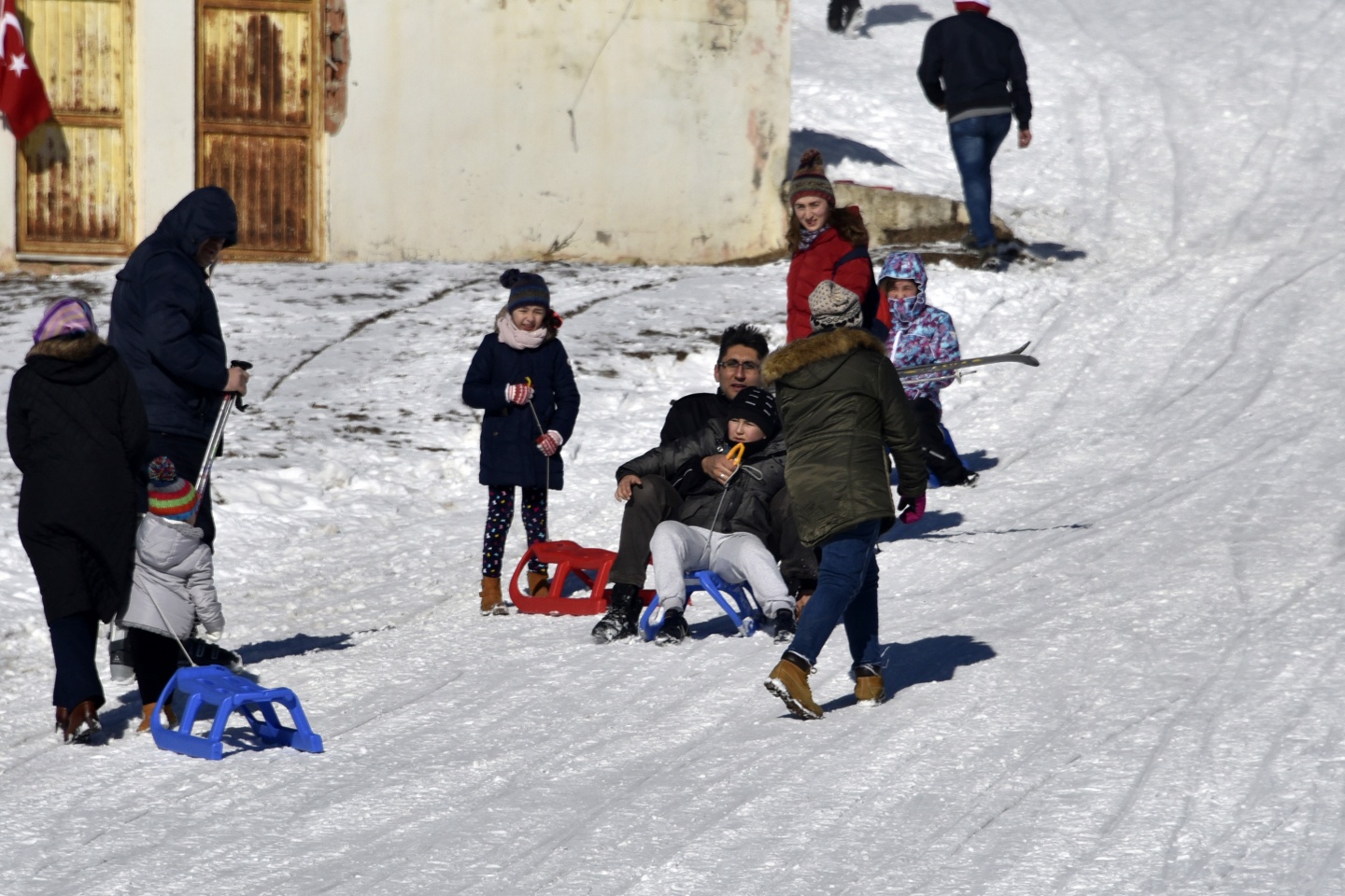 Zigana’da kızak keyfine Gümüşhane protokolü de ortak oldu 6