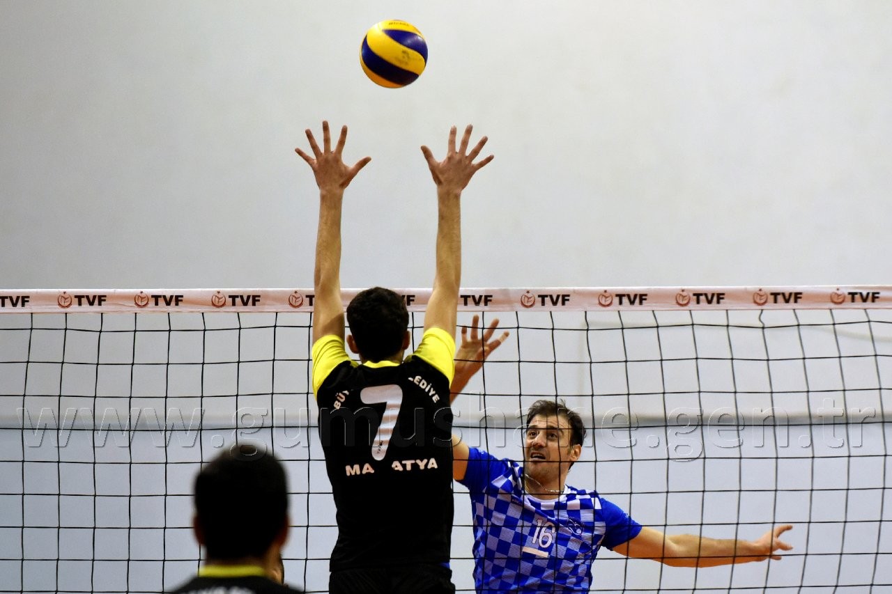 Torul fırtına gibi esiyor: 3-0 21