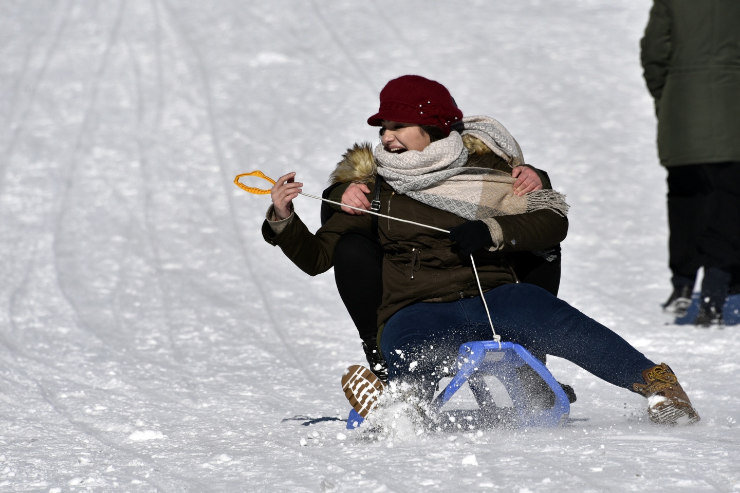 Zigana’da kızak keyfine Gümüşhane protokolü de ortak oldu 12