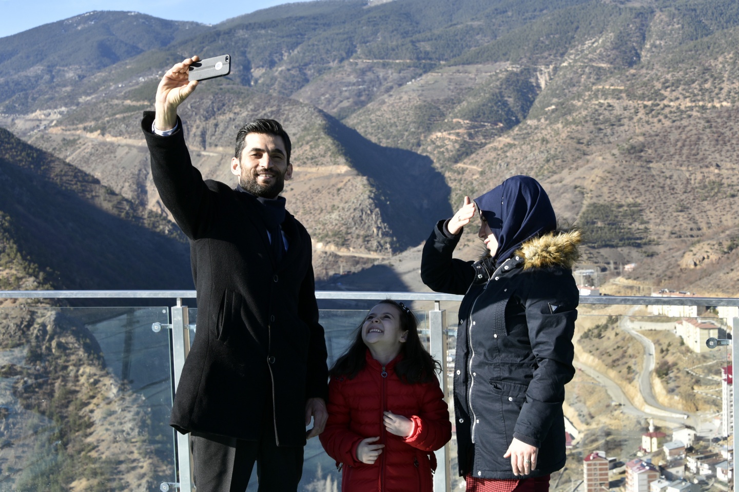 Torul Kalesi cam seyir terası büyülüyor 2