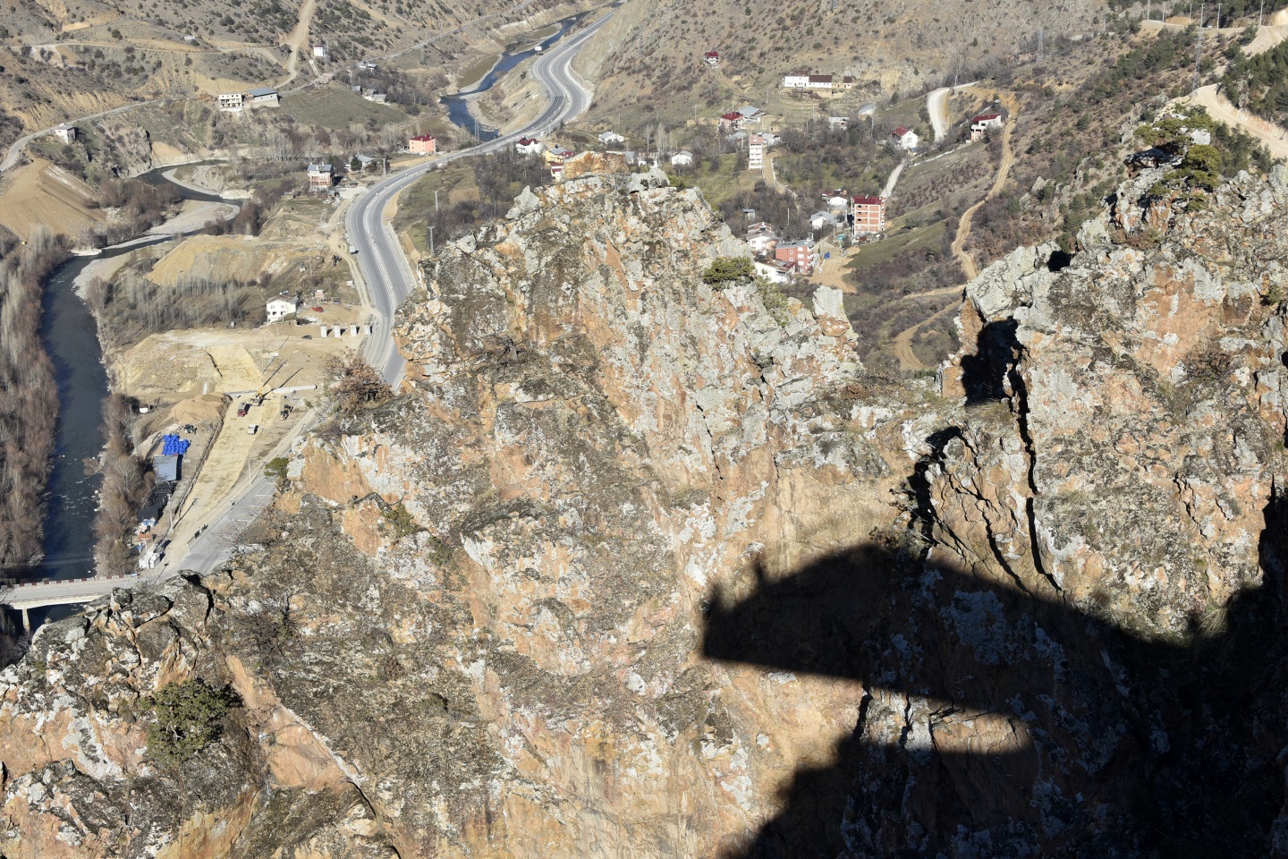 Torul Kalesi cam seyir terası büyülüyor 5