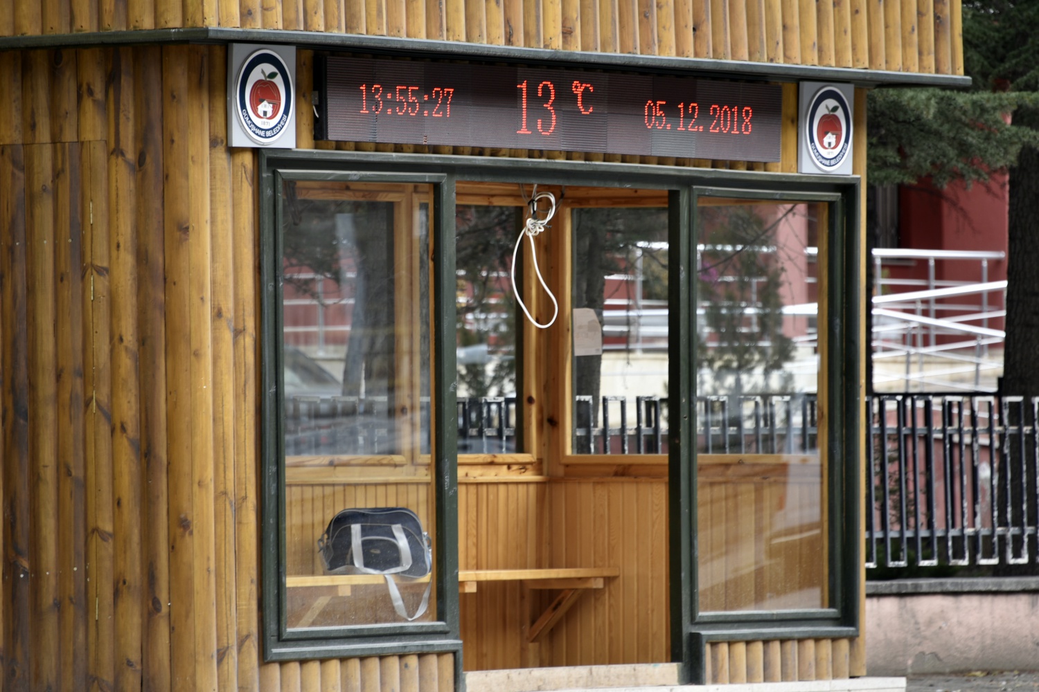 Gümüşhane’de şüpheli çantada elbise ve oyuncak çıktı 1