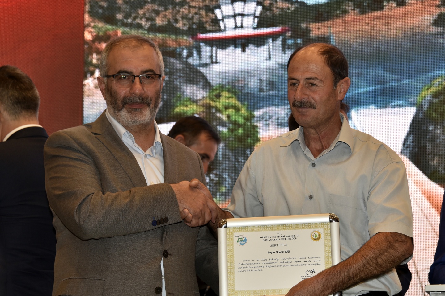 Bakan Eroğlu Gümüşhane’de 182 milyon TL’lik tesislerin temelini attı 32