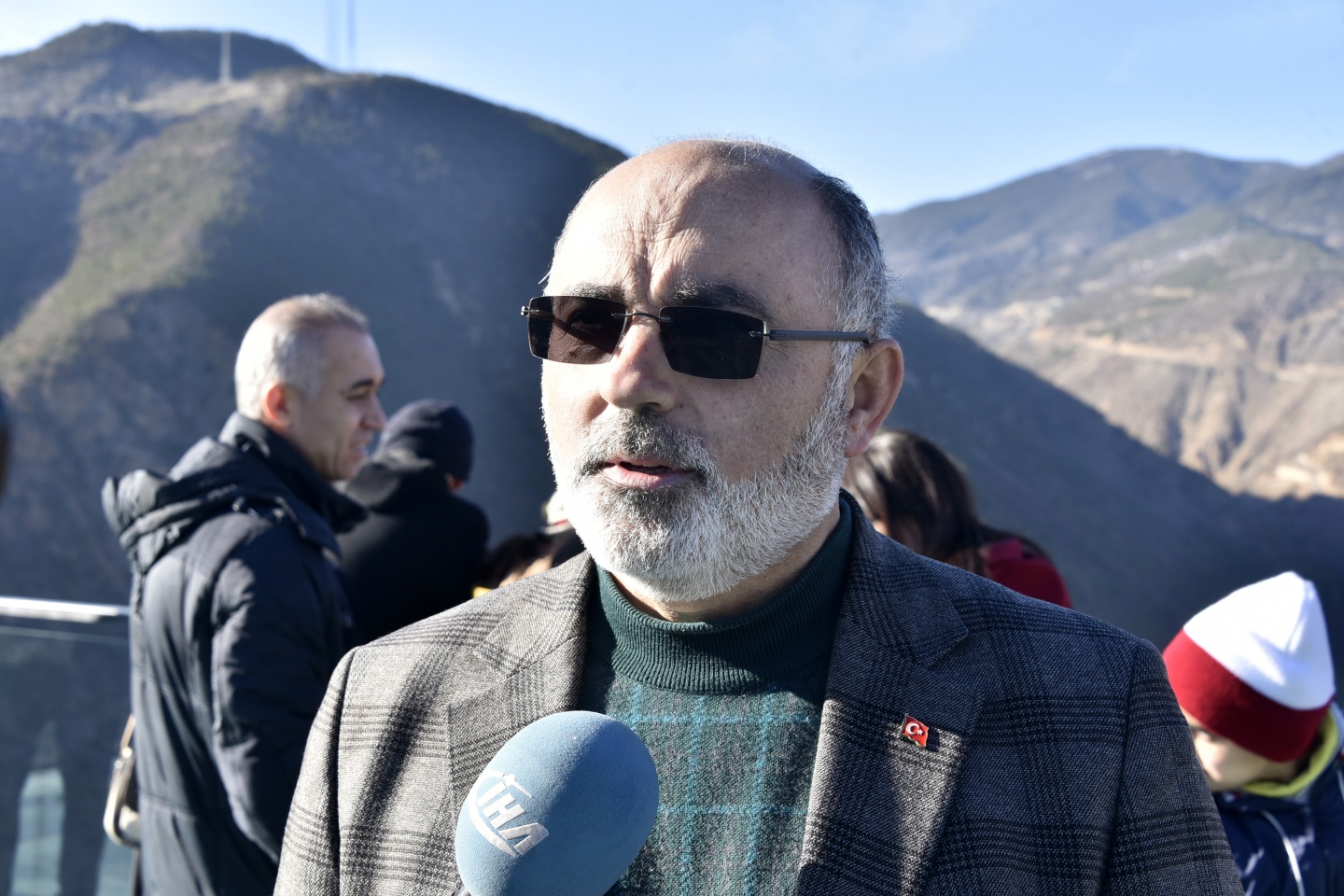 Torul Kalesi cam seyir terası büyülüyor 6