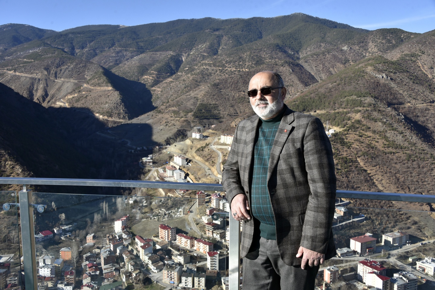 Torul Kalesi cam seyir terası büyülüyor 12