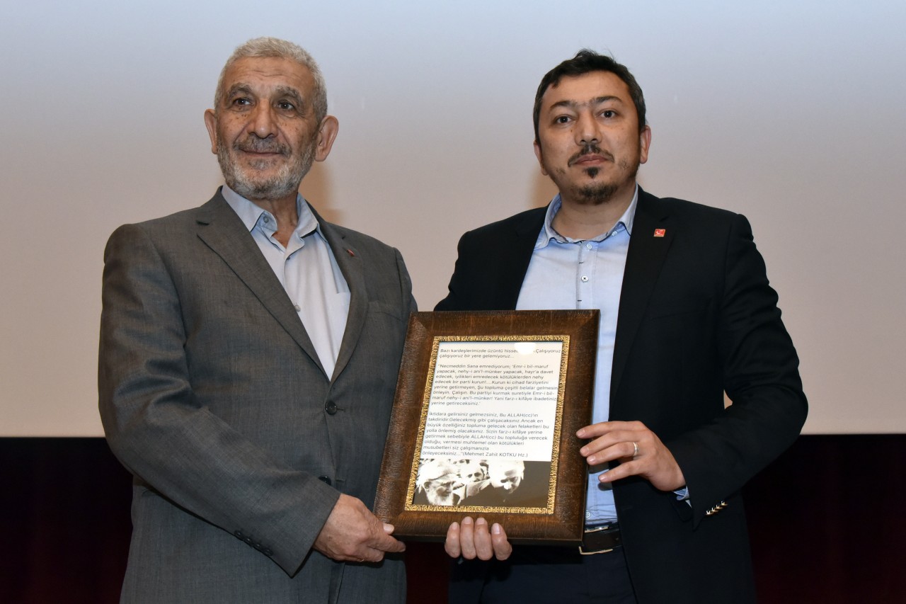 Gümüşhane’de ‘Allah Dostu Erbakan’ konferansı yapıldı 10