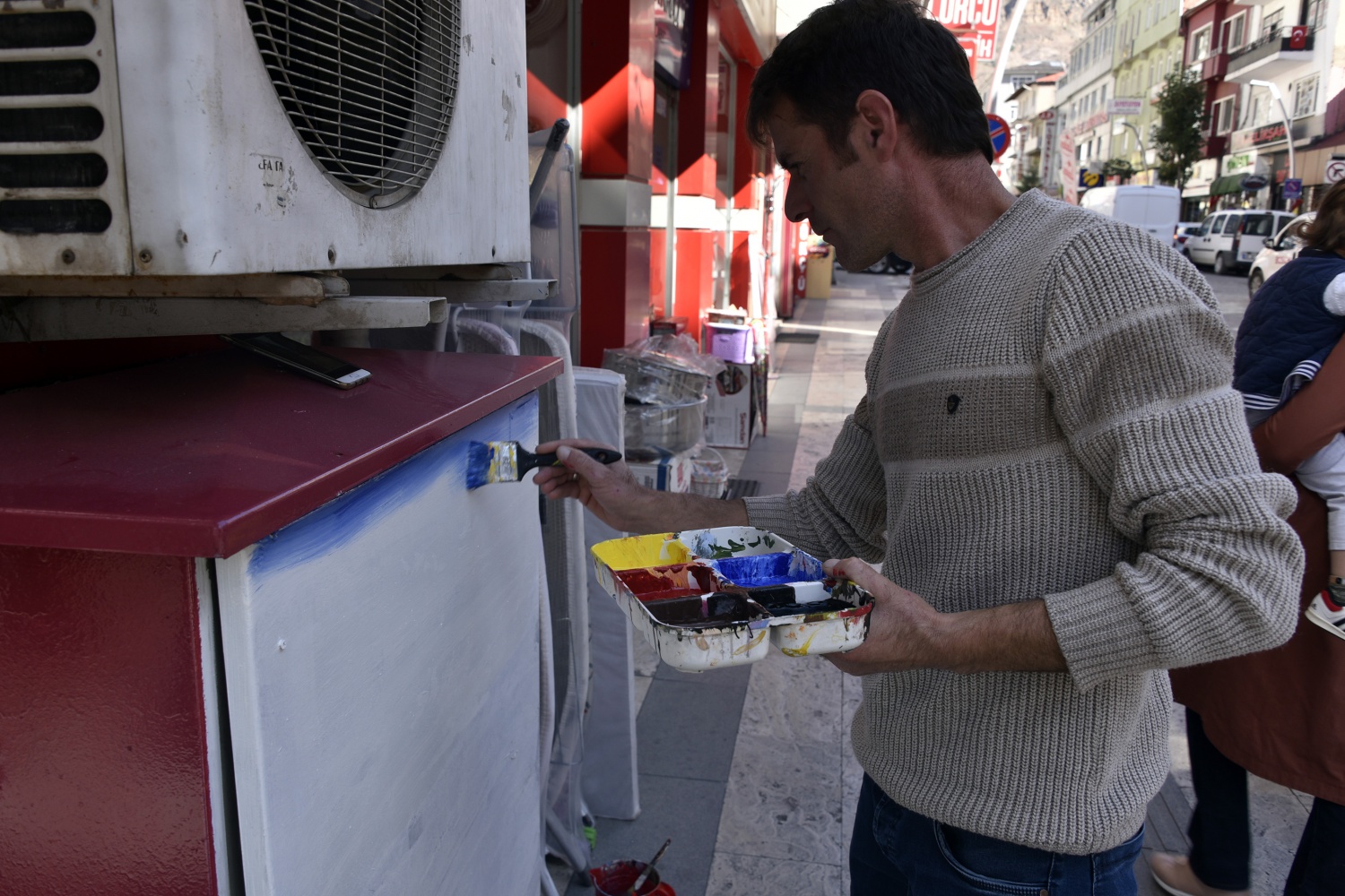 Gümüşhane’de caddelerdeki elektrik panoları sanat eserine dönüşüyor 7