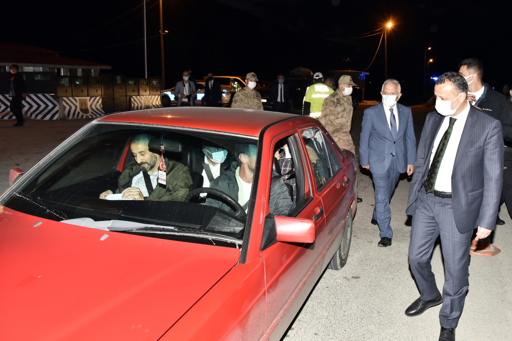 Vali Taşbilek’ten gece yarısı trafik denetimi 1