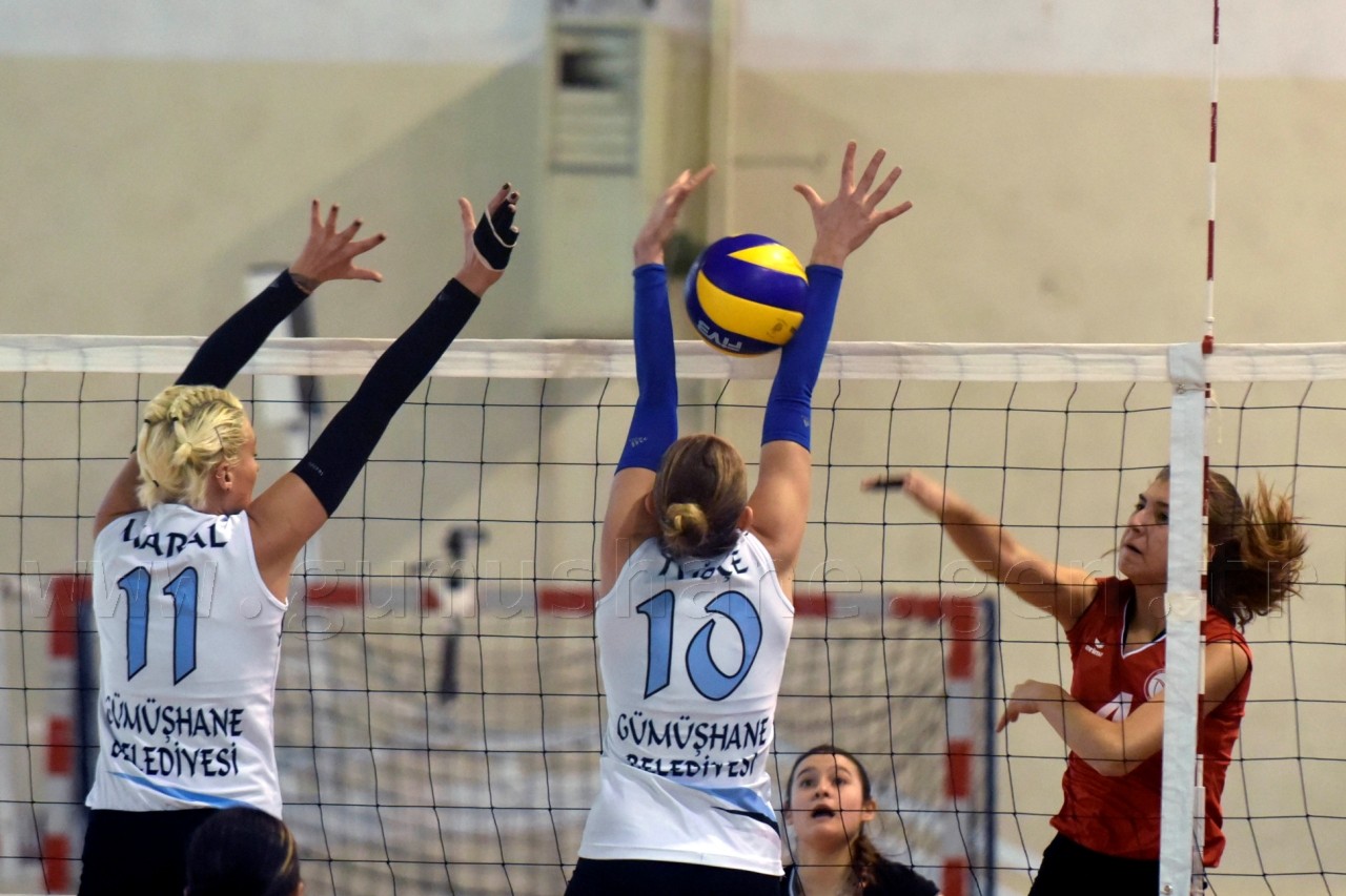 Gümüş Kızlar’dan net galibiyet: 3-0 2