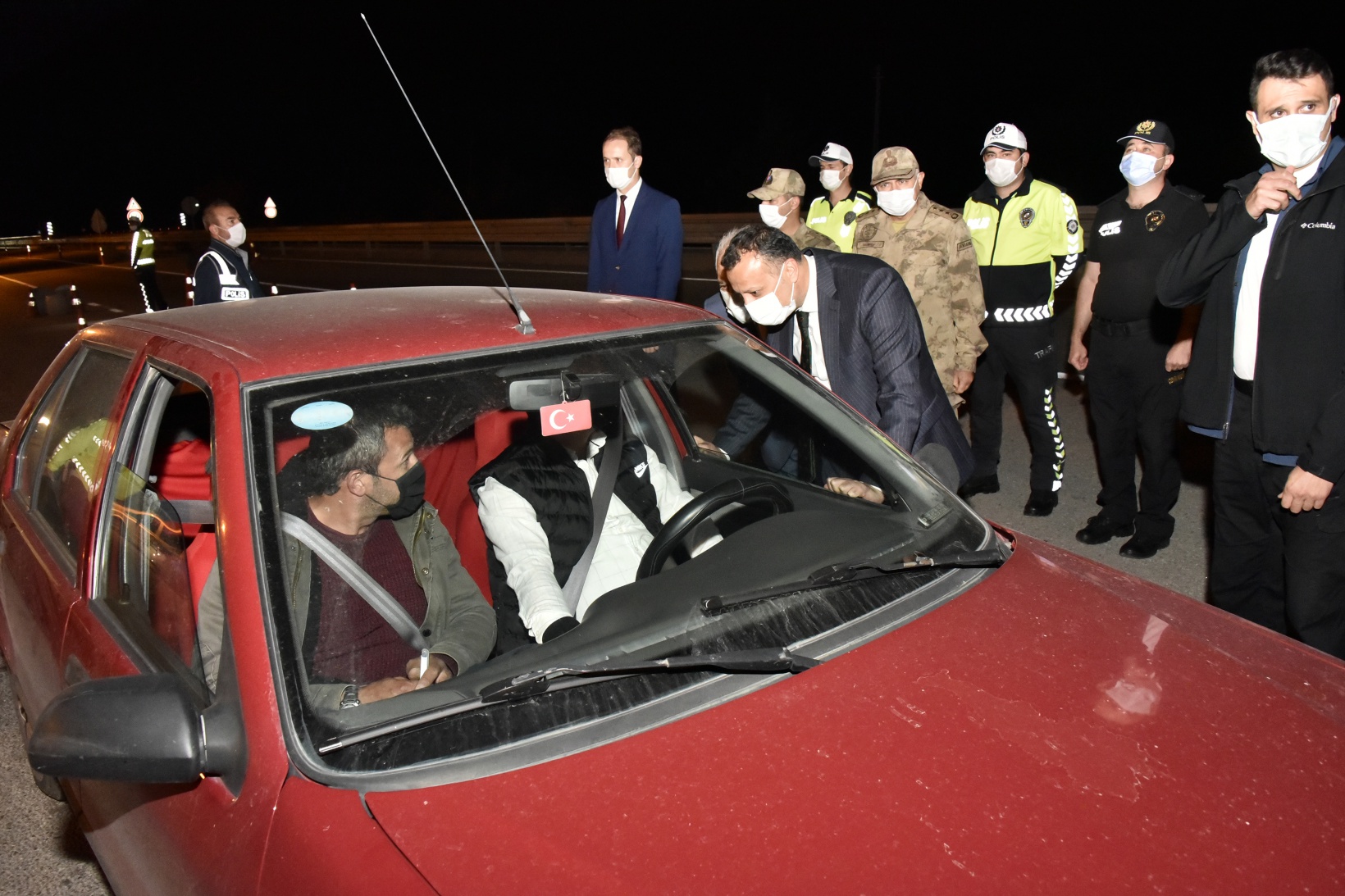 Vali Taşbilek’ten gece yarısı trafik denetimi 2