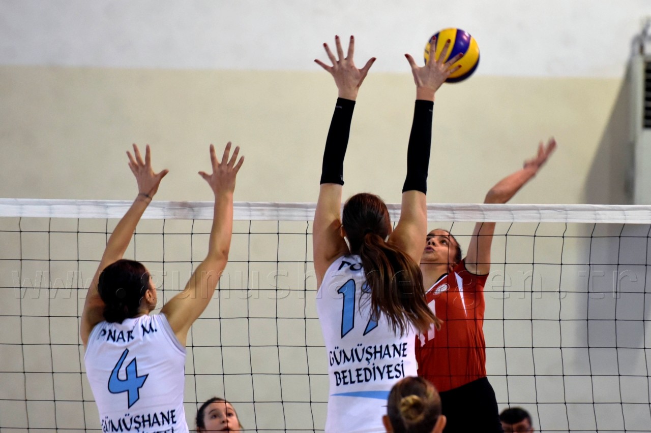 Gümüş Kızlar’dan net galibiyet: 3-0 5
