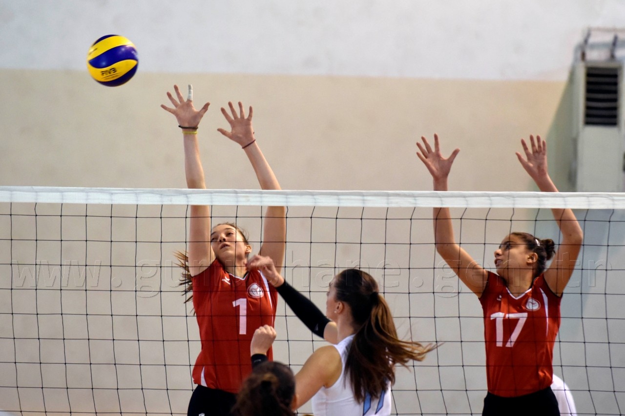 Gümüş Kızlar’dan net galibiyet: 3-0 7