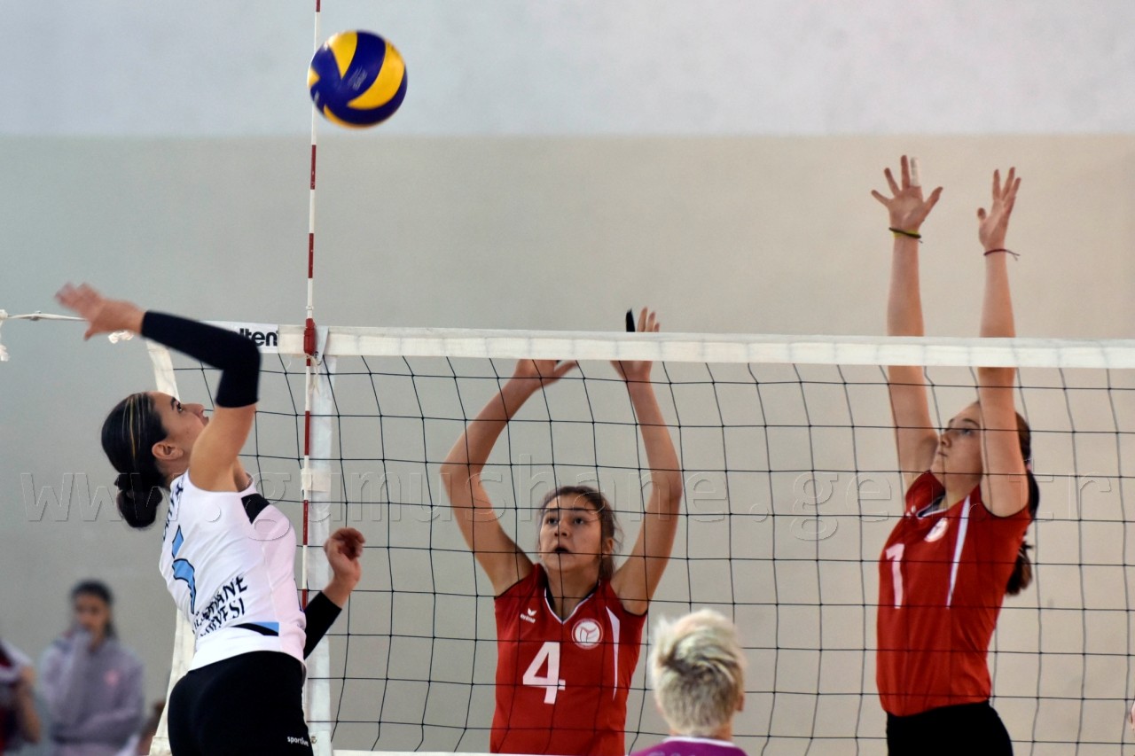 Gümüş Kızlar’dan net galibiyet: 3-0 10