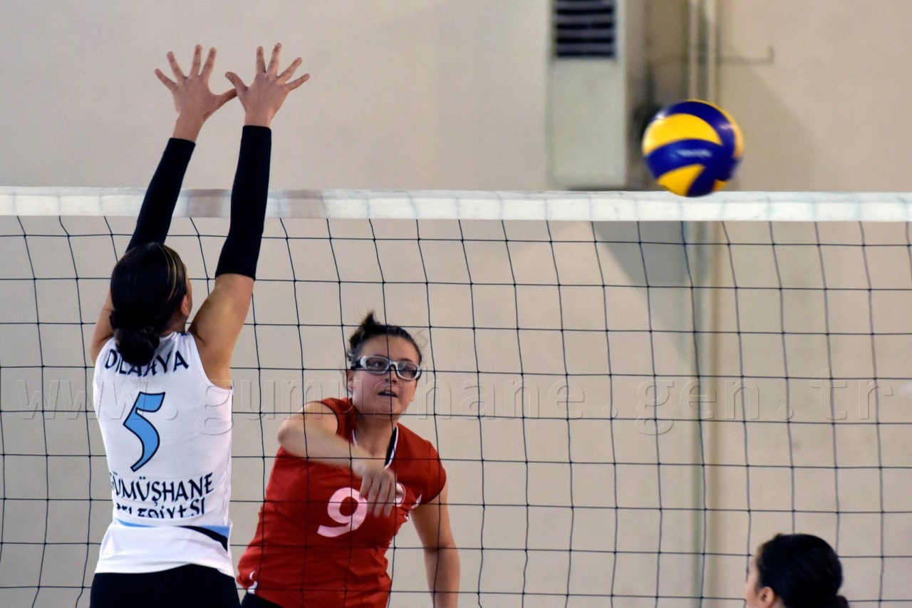 Gümüş Kızlar’dan net galibiyet: 3-0 11