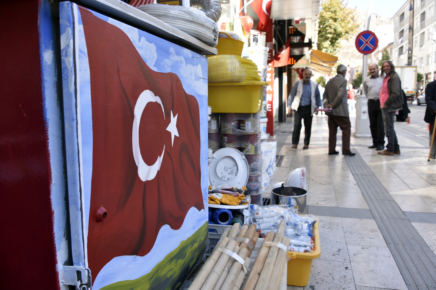 Gümüşhane’de caddelerdeki elektrik panoları sanat eserine dönüşüyor 3