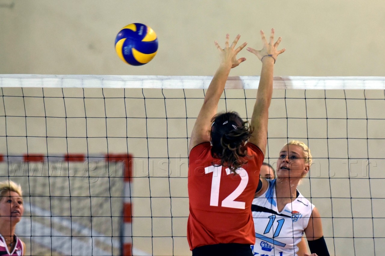 Gümüş Kızlar’dan net galibiyet: 3-0 15