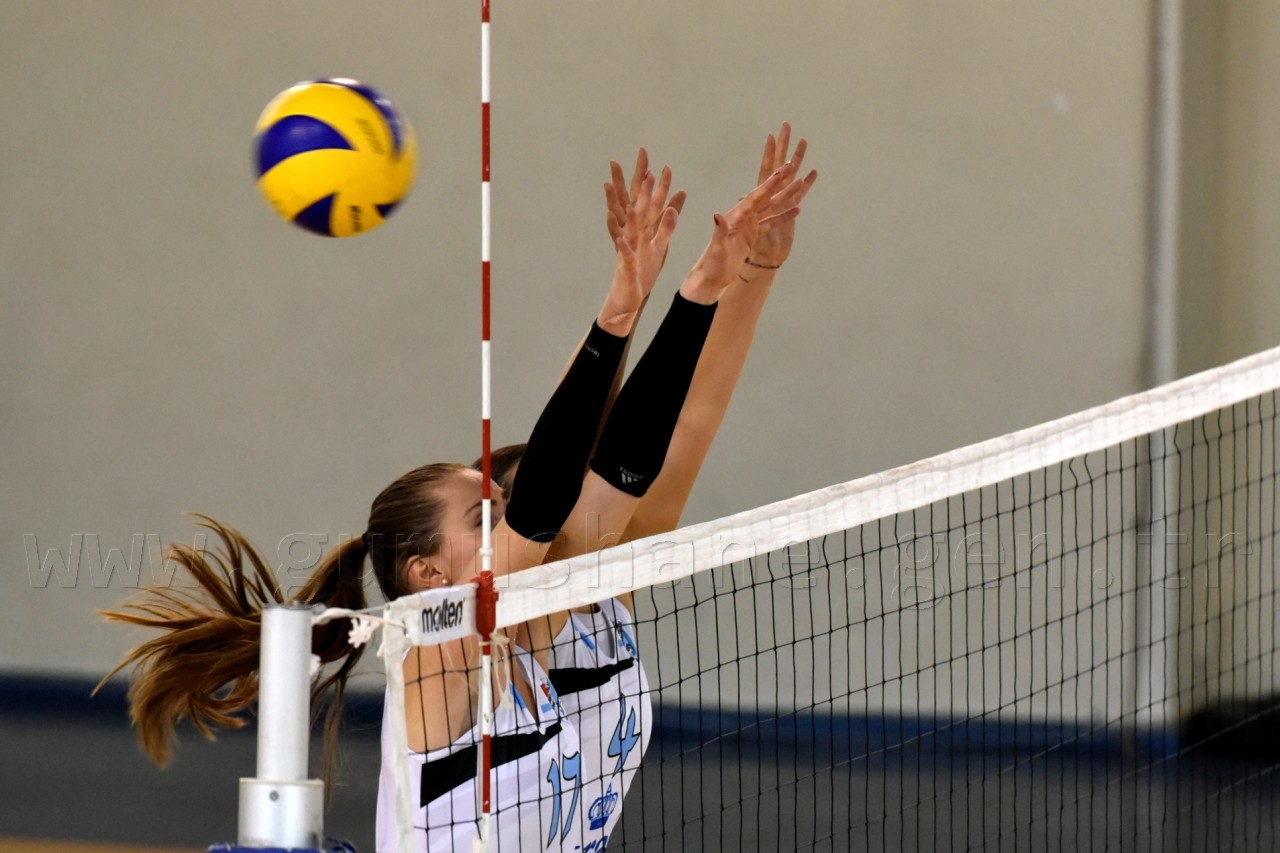 Gümüş Kızlar’dan net galibiyet: 3-0 22