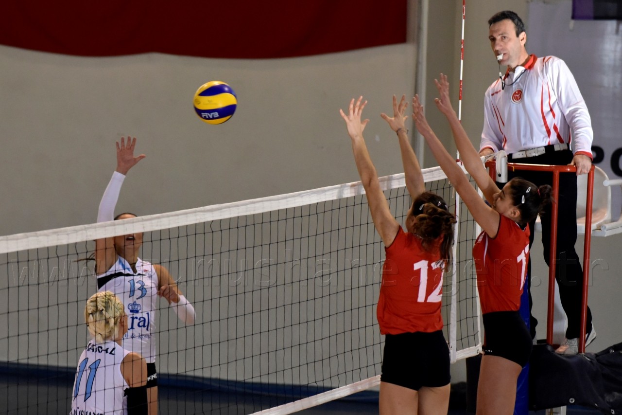 Gümüş Kızlar’dan net galibiyet: 3-0 23