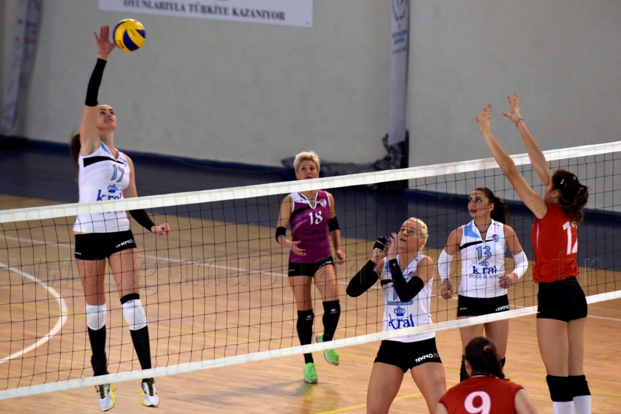 Gümüş Kızlar’dan net galibiyet: 3-0 24