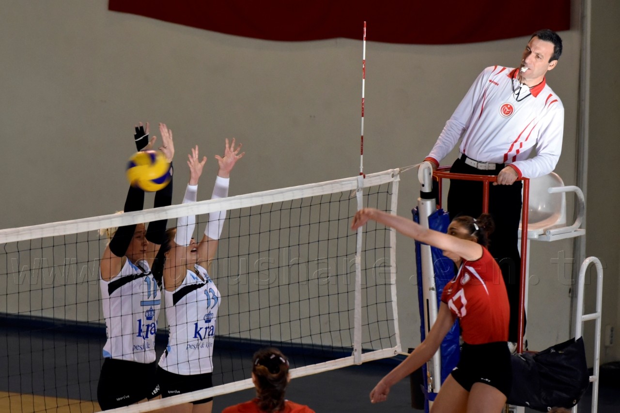 Gümüş Kızlar’dan net galibiyet: 3-0 25