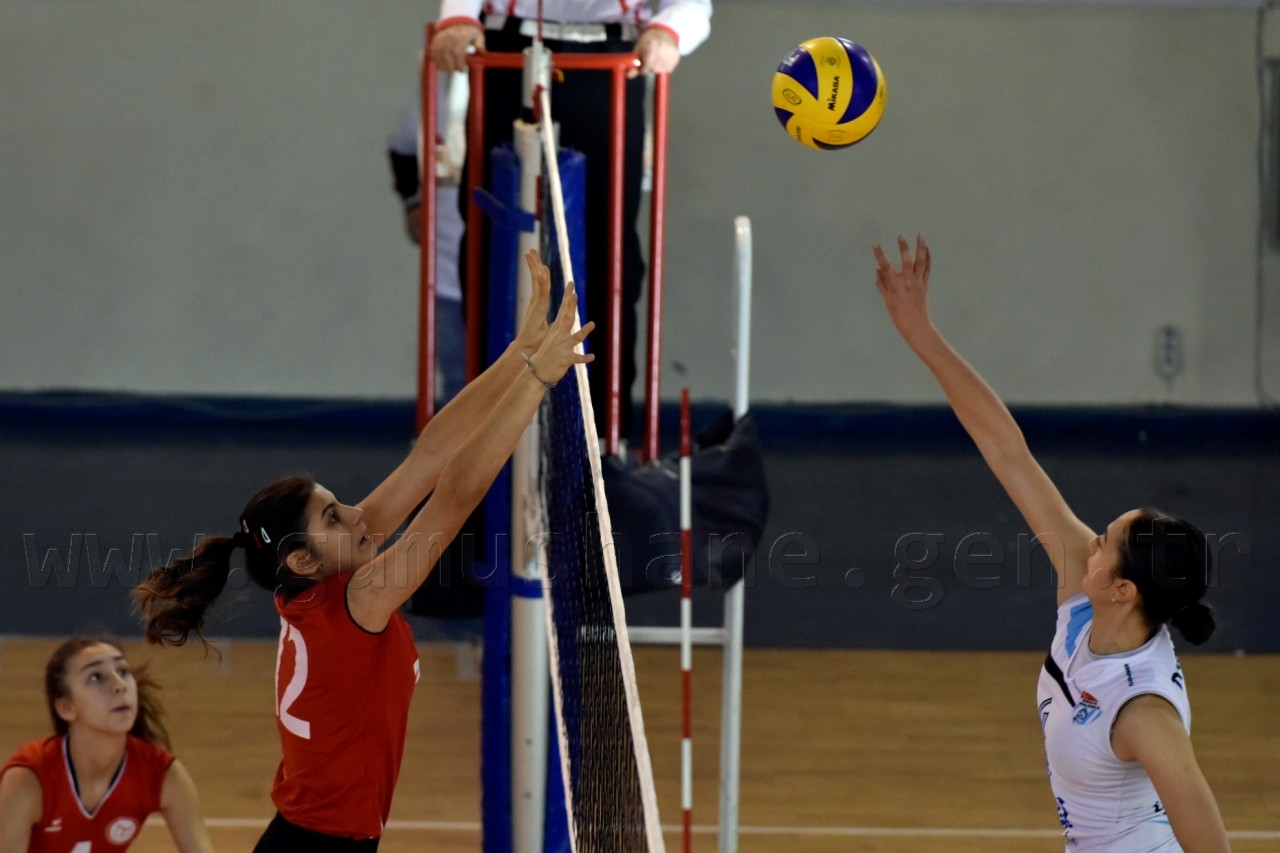 Gümüş Kızlar’dan net galibiyet: 3-0 27