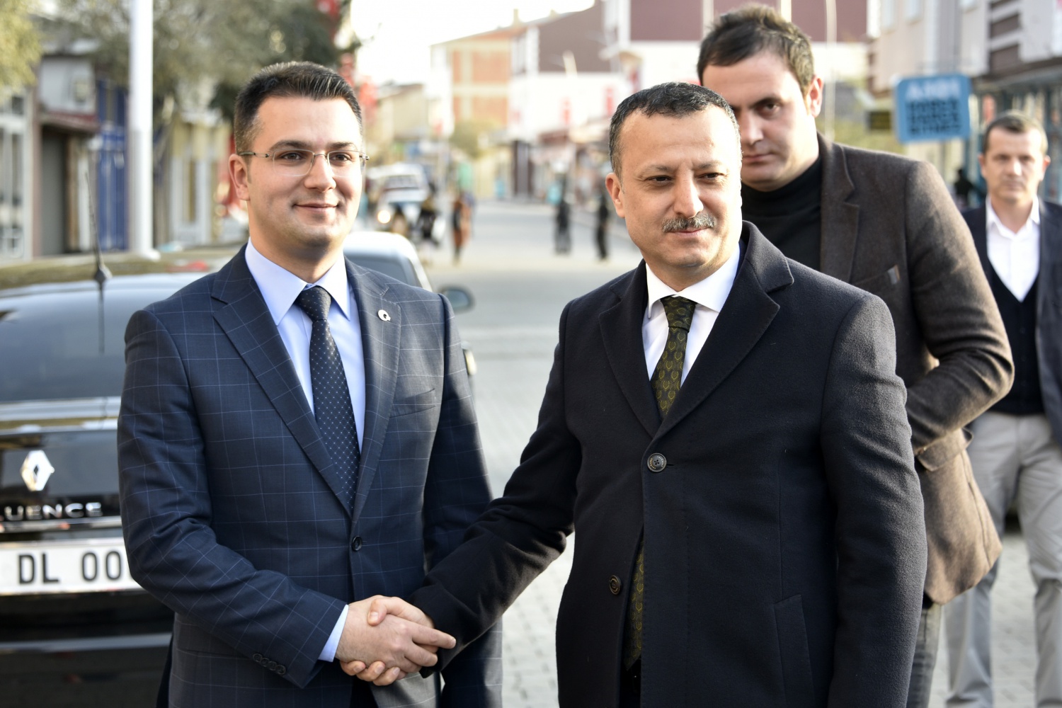 Vali Taşbilek Köse’de 1