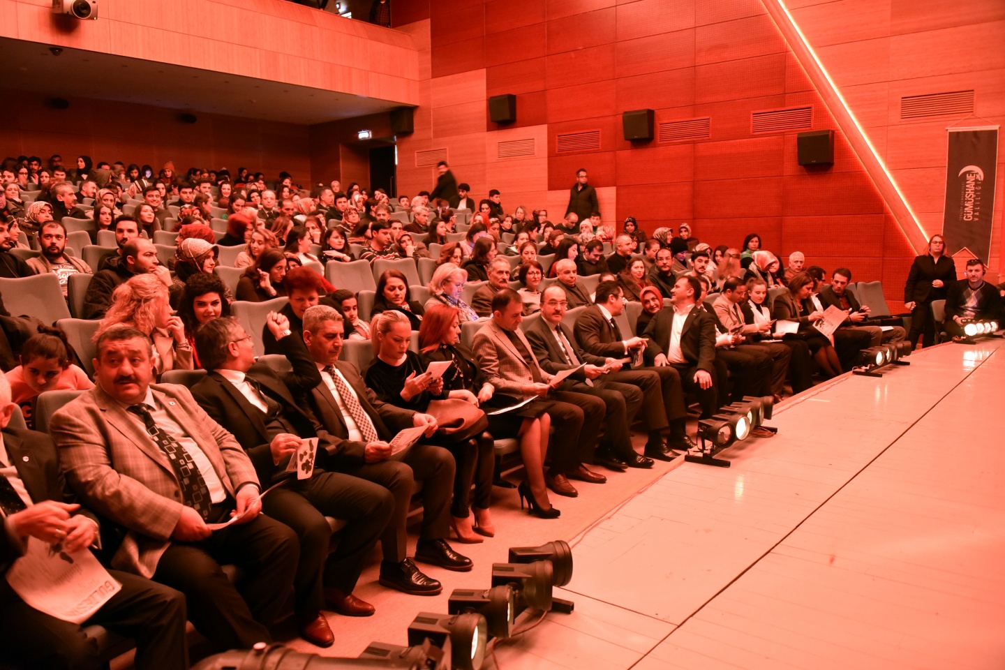 Güldestan Balesi Gümüşhane'de sahnelendi 30