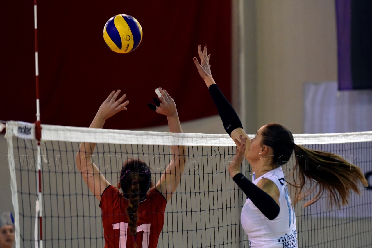 Gümüş Kızlar’dan net galibiyet: 3-0 31