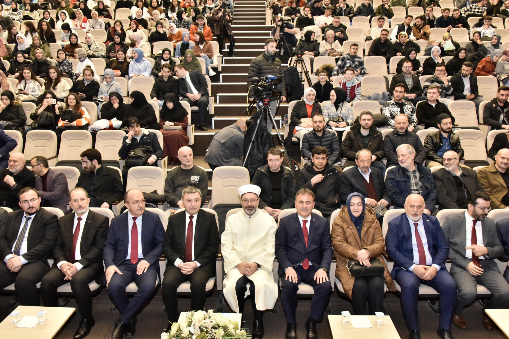 Erbaş’tan gençlere: Ne yapıyorsanız en iyisini yapın 31