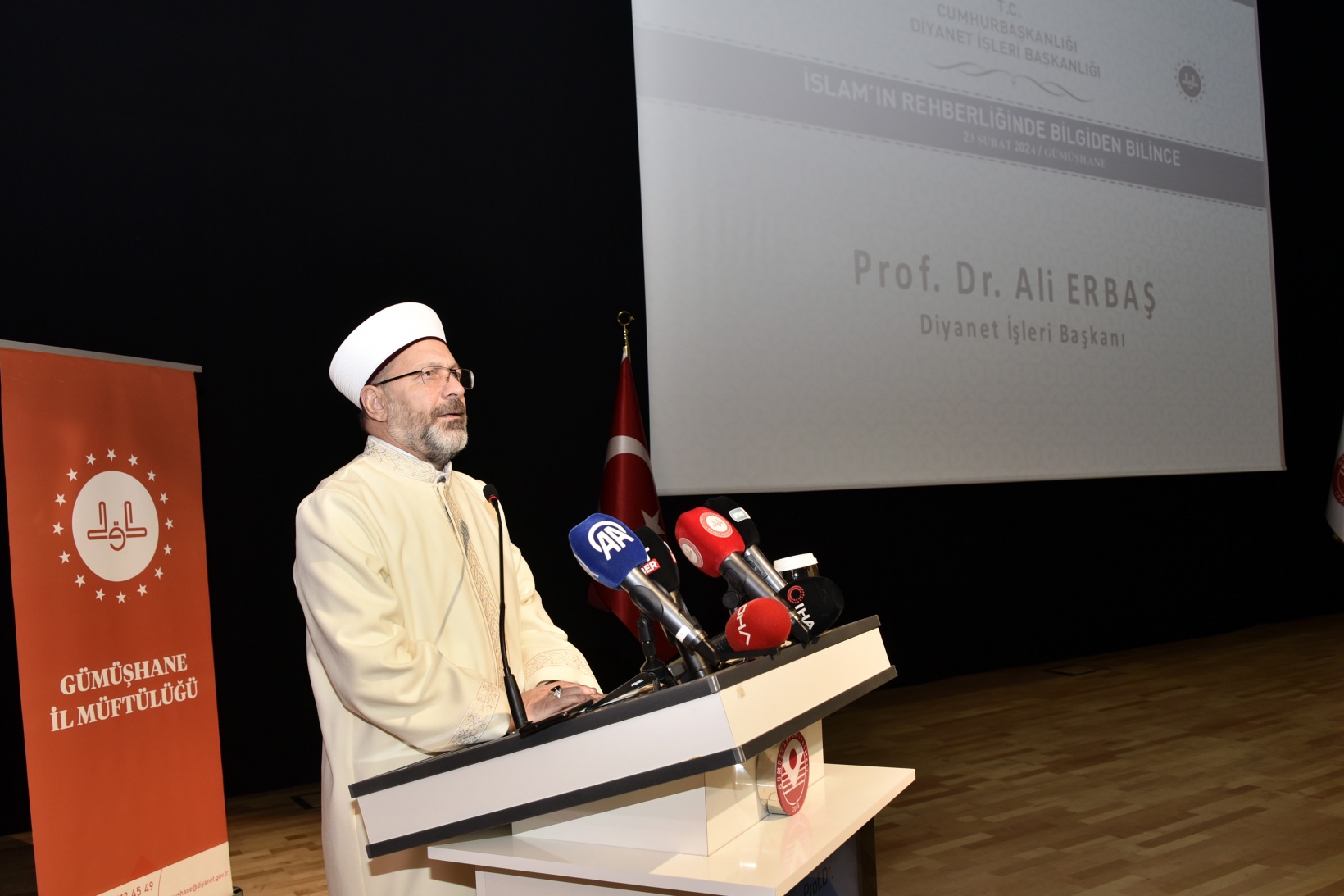 Erbaş’tan gençlere: Ne yapıyorsanız en iyisini yapın 12