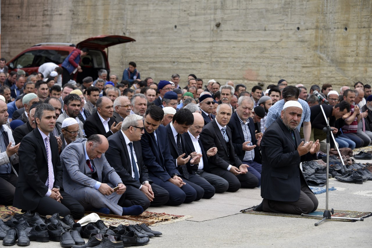 Kürtün şehidini uğurladı 2