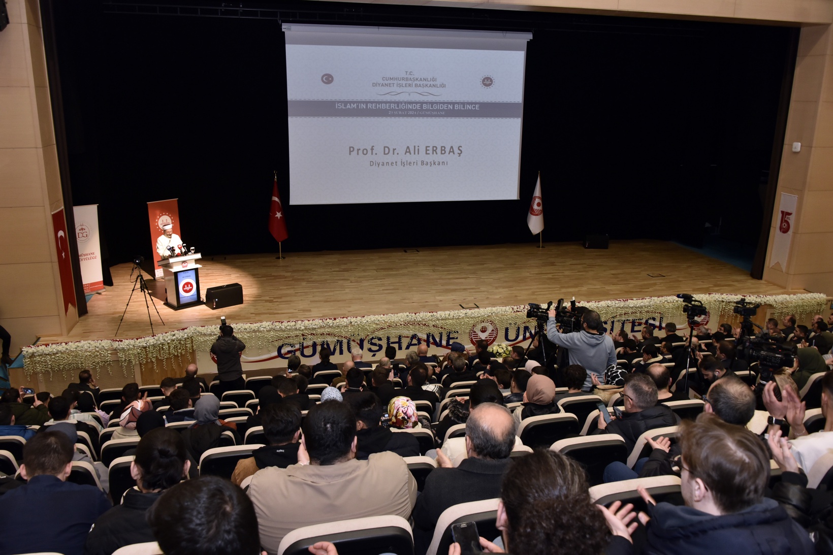 Erbaş’tan gençlere: Ne yapıyorsanız en iyisini yapın 13