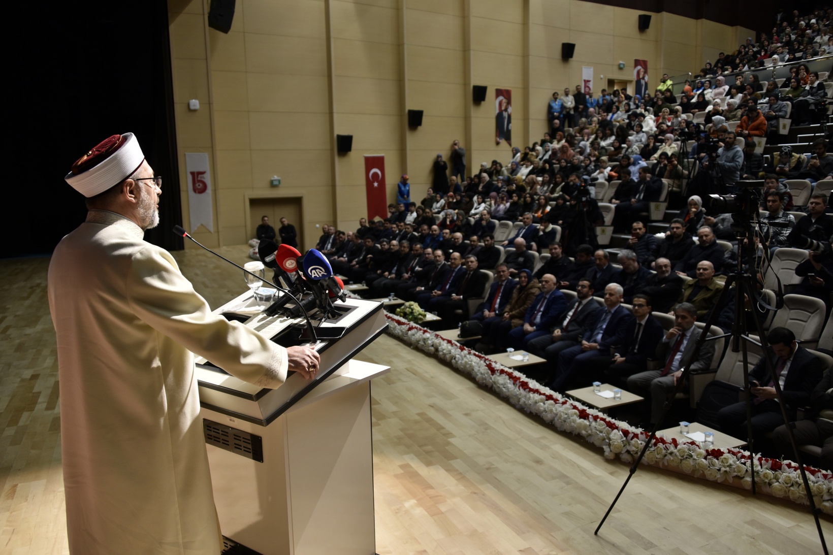 Erbaş’tan gençlere: Ne yapıyorsanız en iyisini yapın 11
