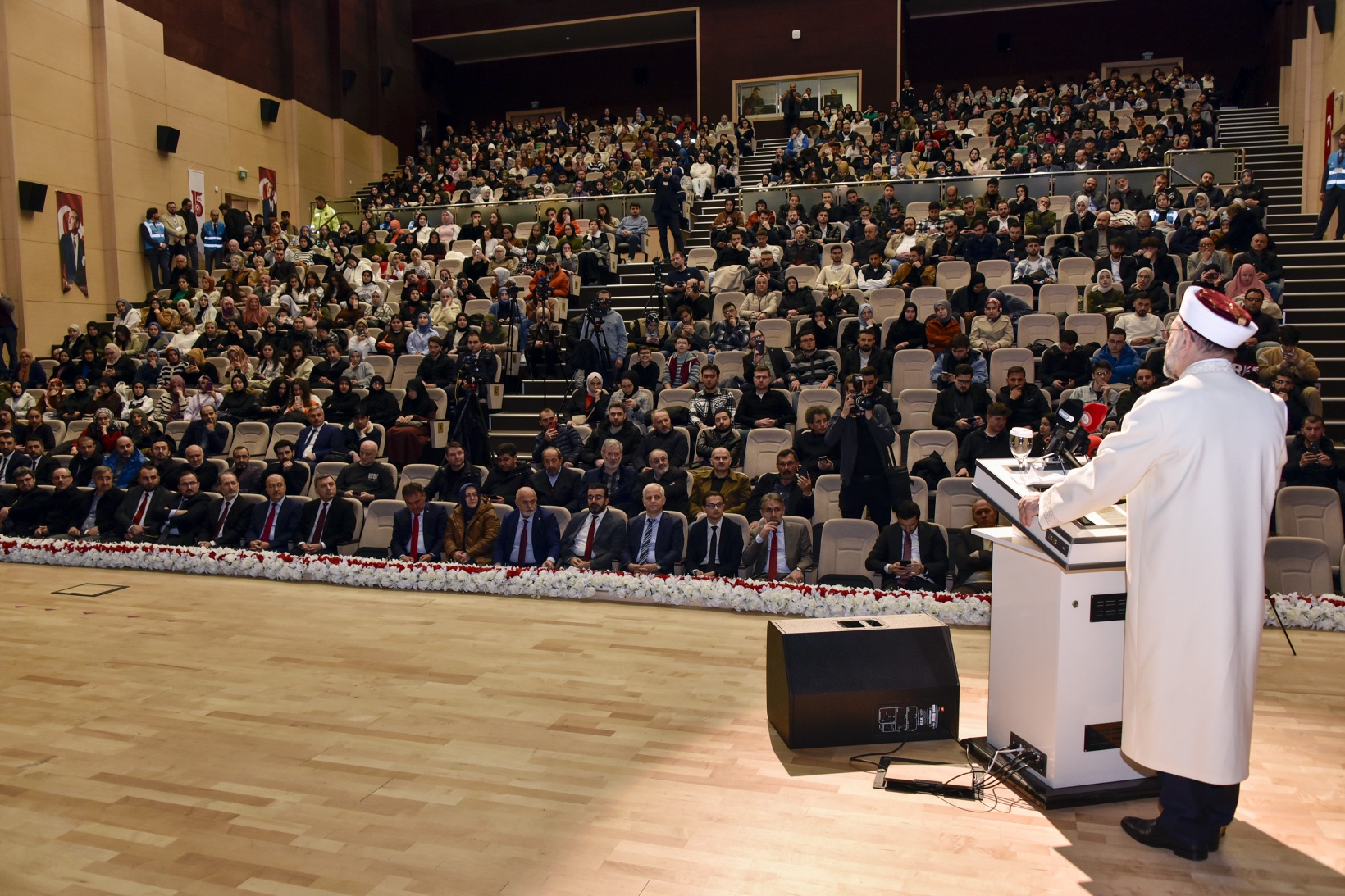 Erbaş’tan gençlere: Ne yapıyorsanız en iyisini yapın 25