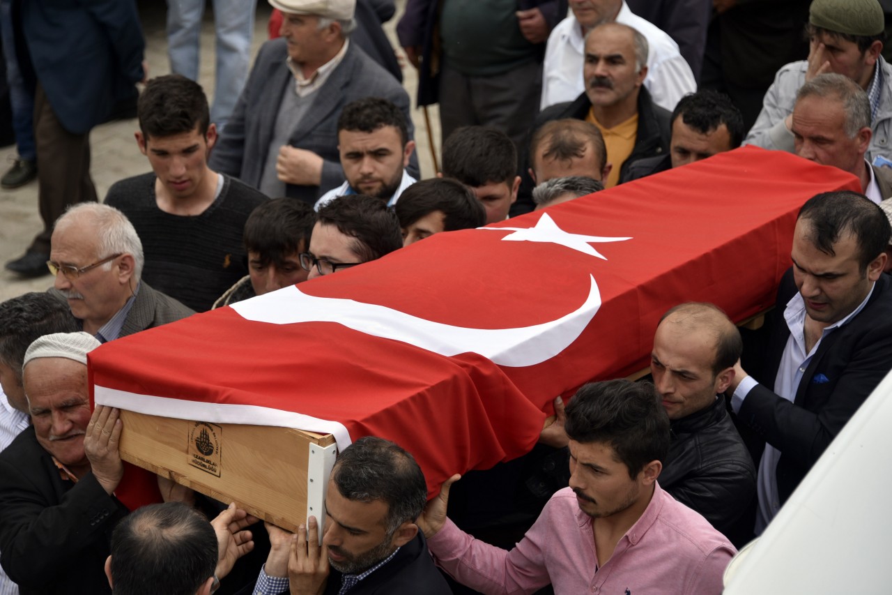 Kürtün şehidini uğurladı 20