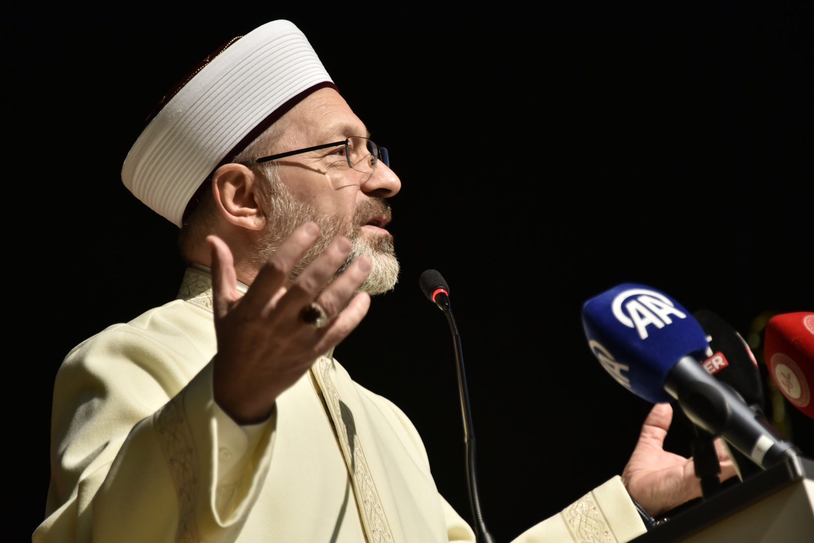 Erbaş’tan gençlere: Ne yapıyorsanız en iyisini yapın 4