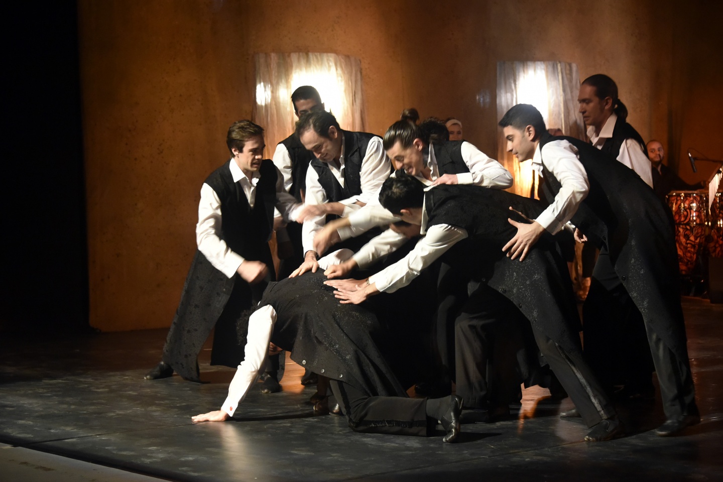 Güldestan Balesi Gümüşhane'de sahnelendi 38