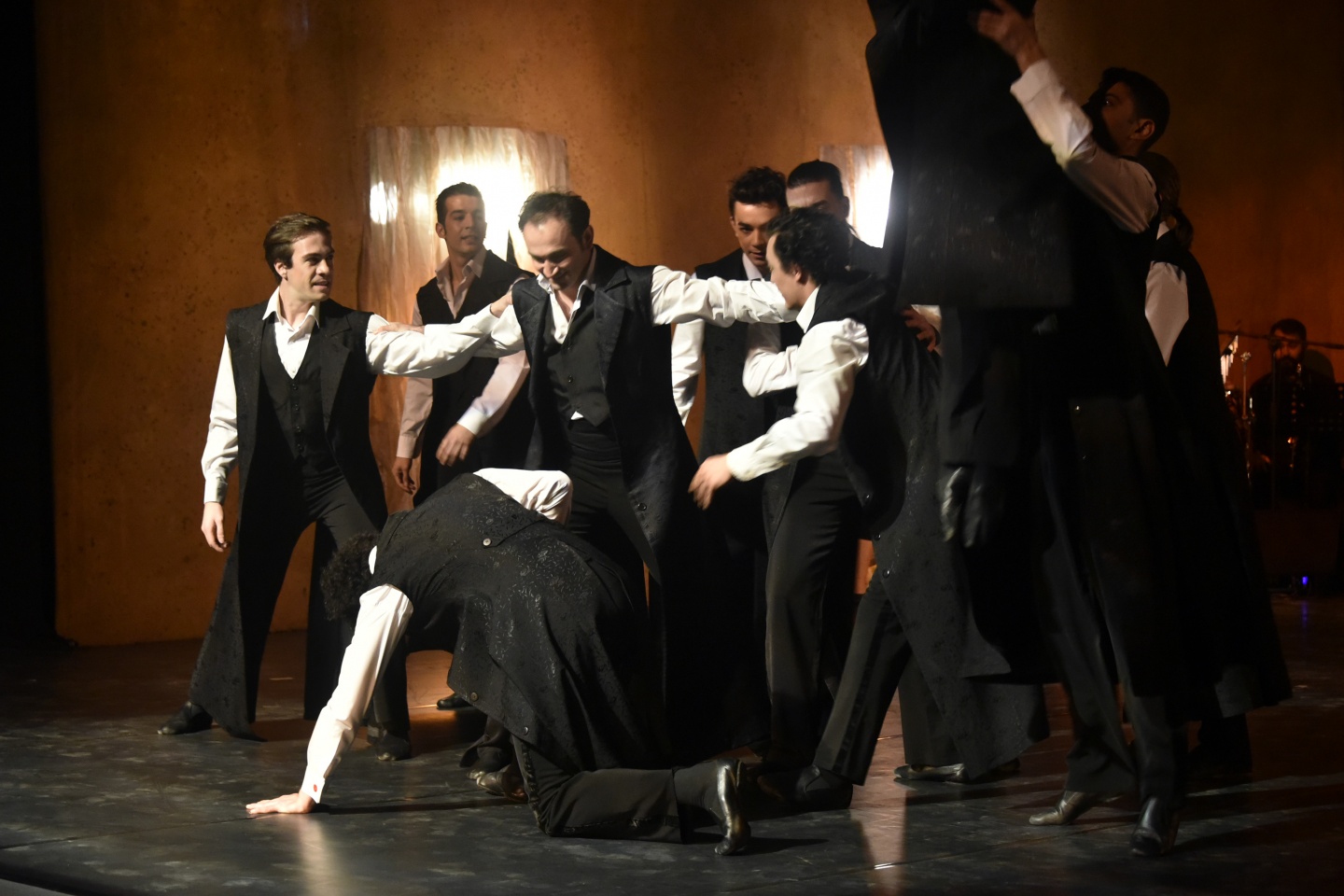 Güldestan Balesi Gümüşhane'de sahnelendi 40