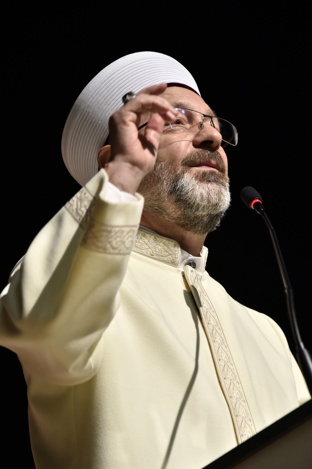 Erbaş’tan gençlere: Ne yapıyorsanız en iyisini yapın 10