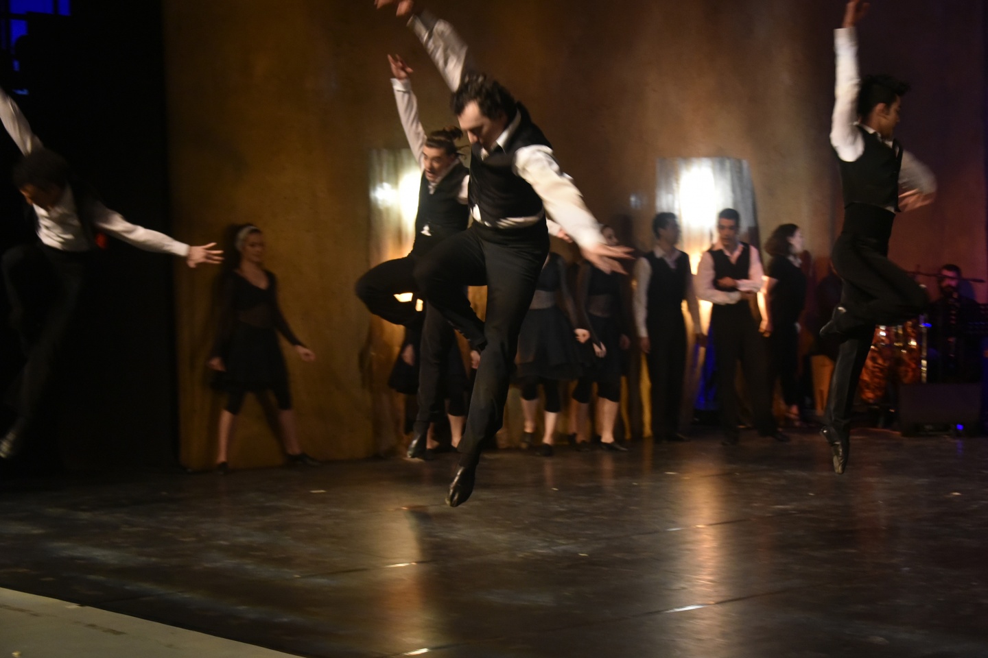 Güldestan Balesi Gümüşhane'de sahnelendi 39