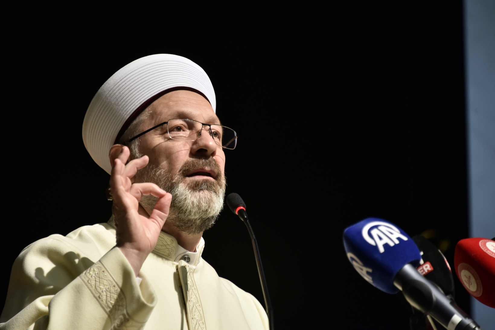 Erbaş’tan gençlere: Ne yapıyorsanız en iyisini yapın 5