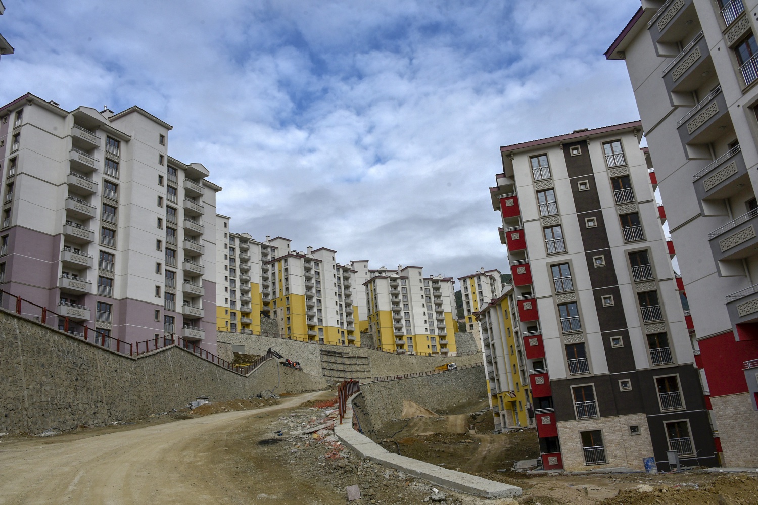 TOKİ’nin 530 konut projesinde çalışmalar son virajda 15