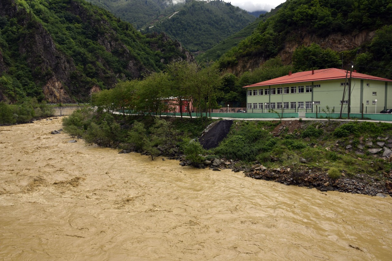Kürtün'de teröristlerle sıcak temas sağlandı 12