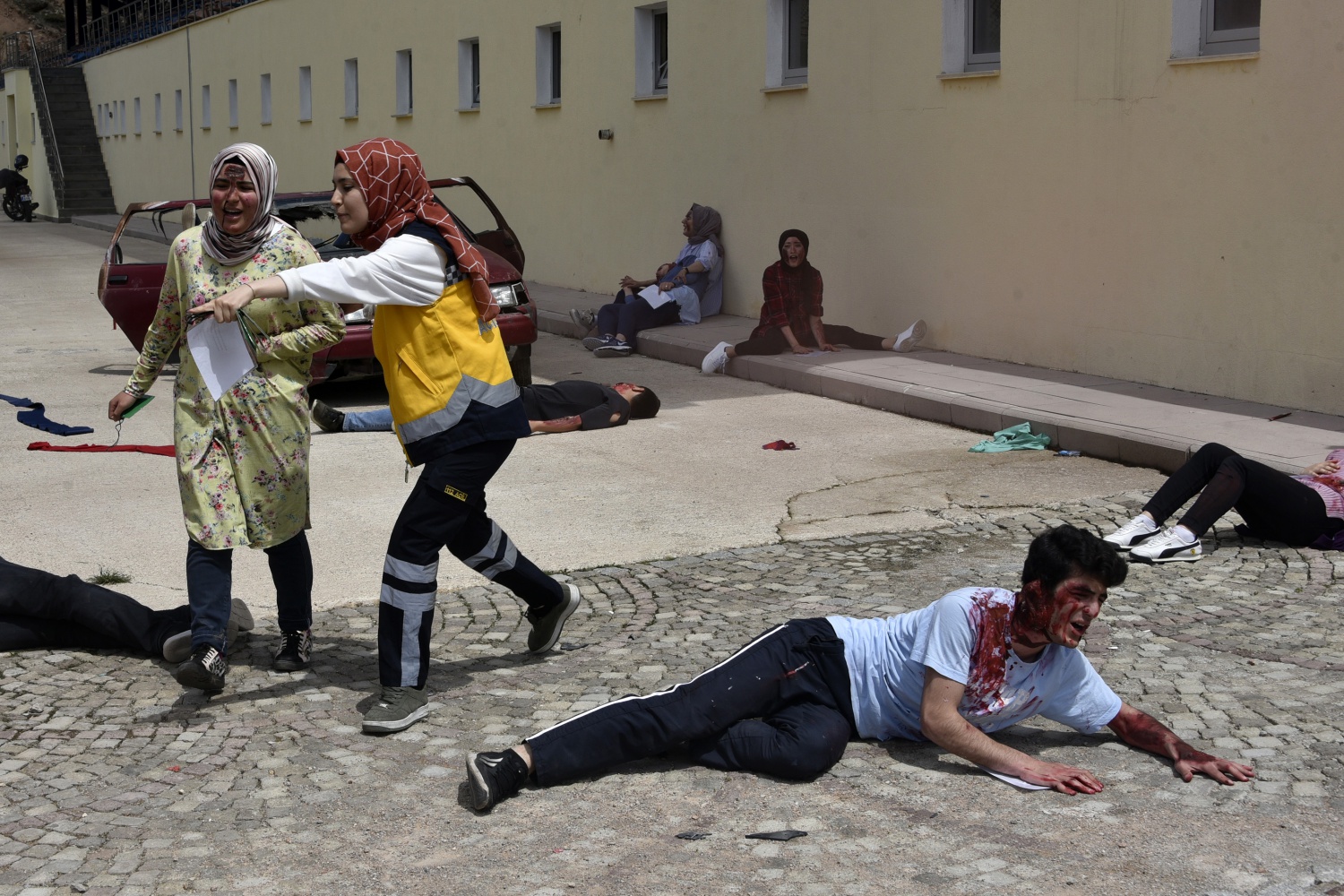 Gümüşhane’de öğrencilerden nefes kesen tatbikat 22