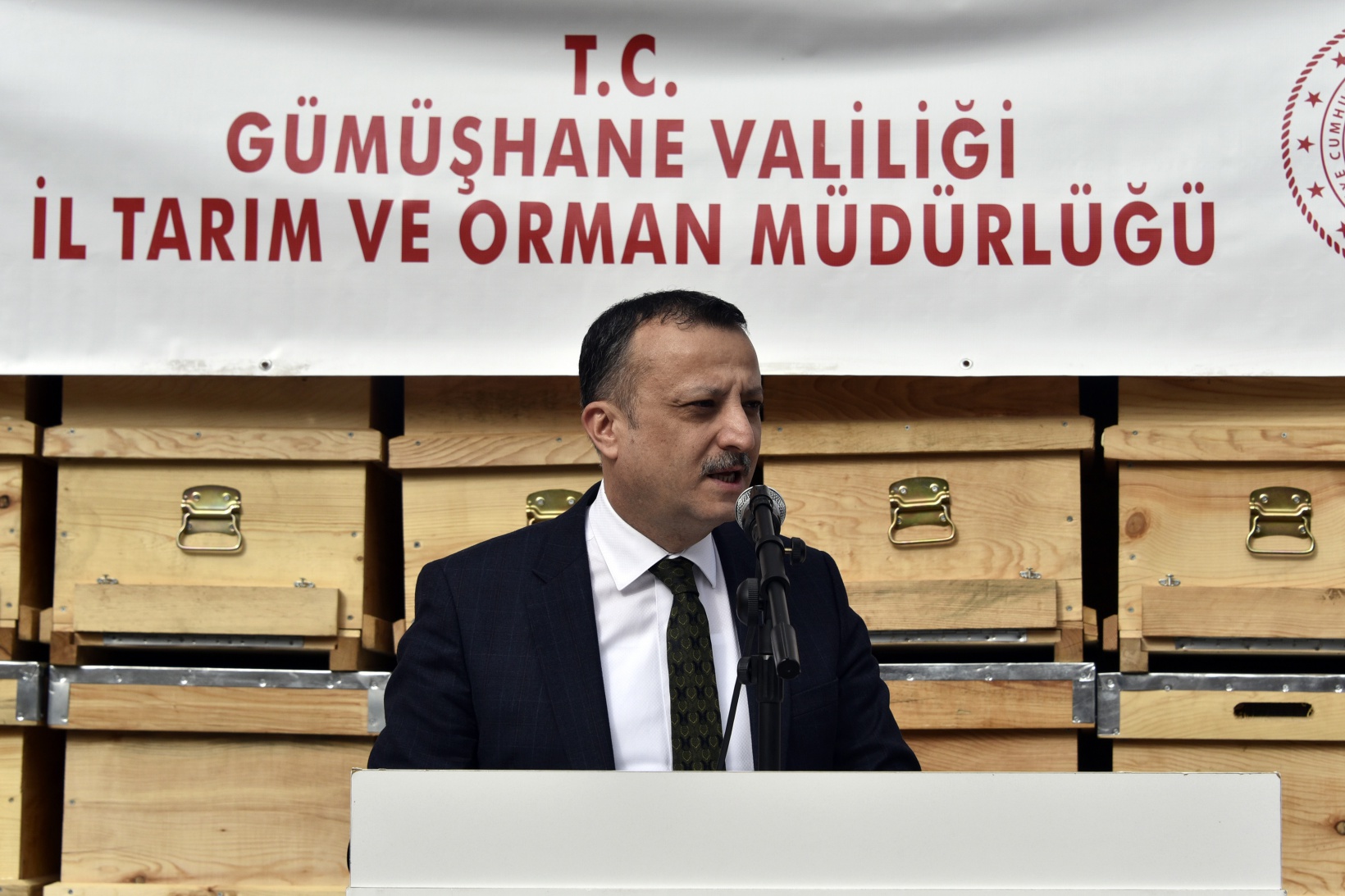 Gümüşhane’de arıcılara 860 adet organik kovan dağıtıldı 1