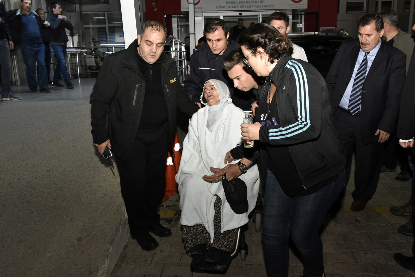 Trafik kazasında vefat eden emniyet amiri memleketine uğurlandı 3