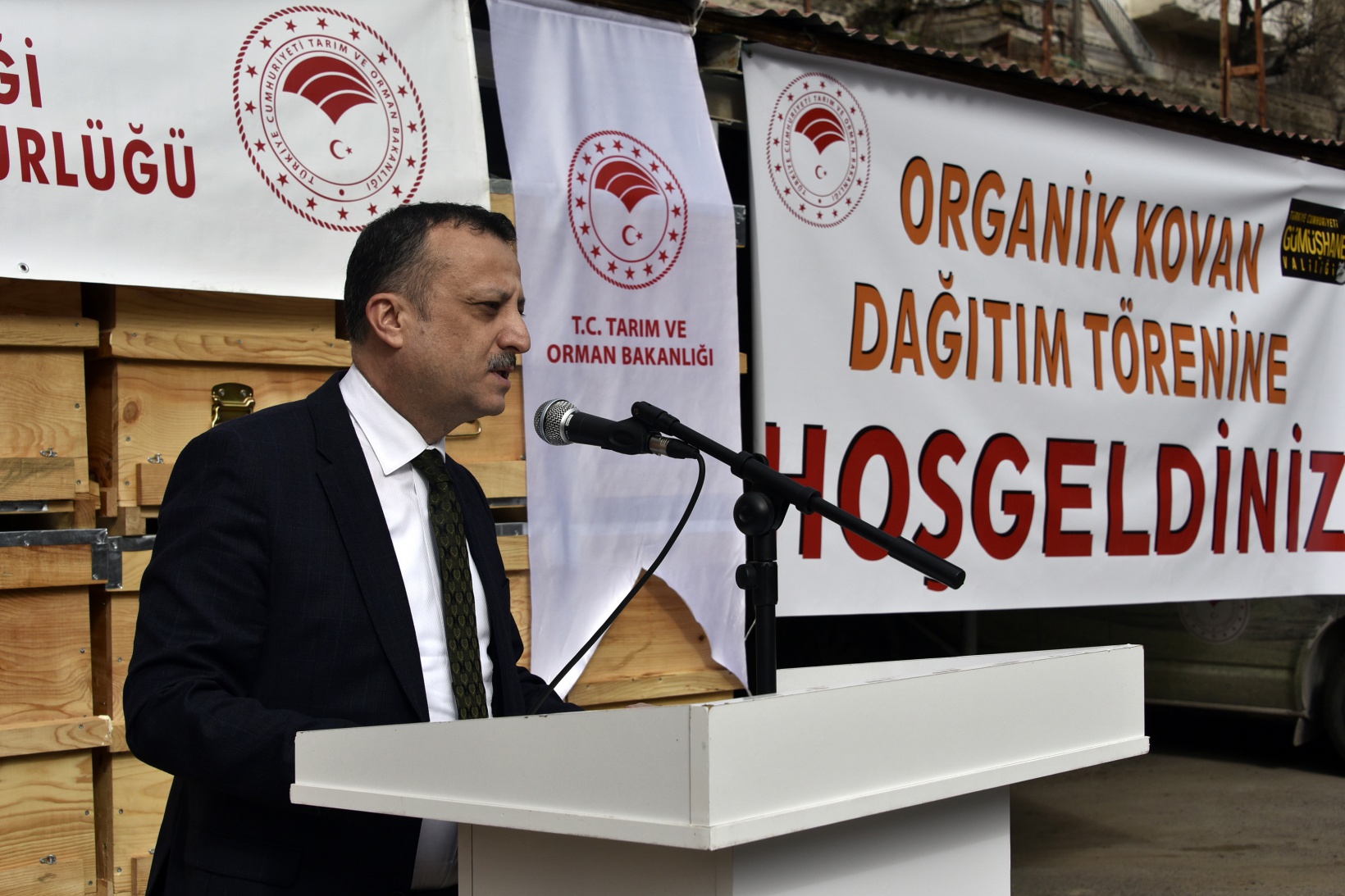 Gümüşhane’de arıcılara 860 adet organik kovan dağıtıldı 23