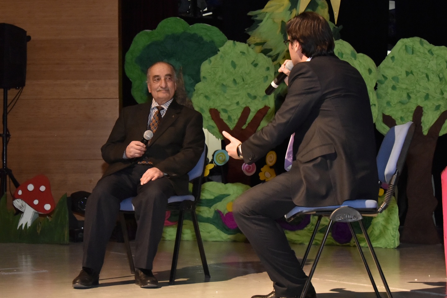 Minikler masal anlattı, büyükler dinledi 5