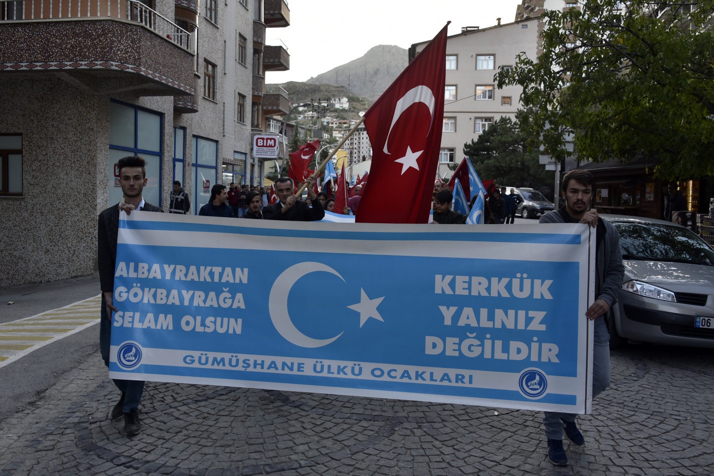 Ülkü Ocakları ‘Bir gece ansızın gelebiliriz’ sloganlarıyla Kerkük yürüyüşü düzenledi 1