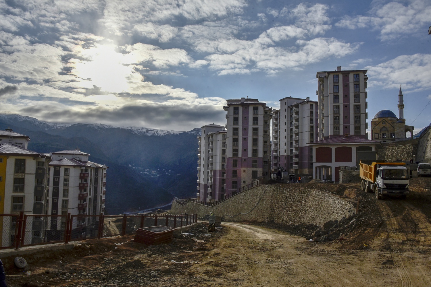 TOKİ’nin 530 konut projesinde çalışmalar son virajda 28